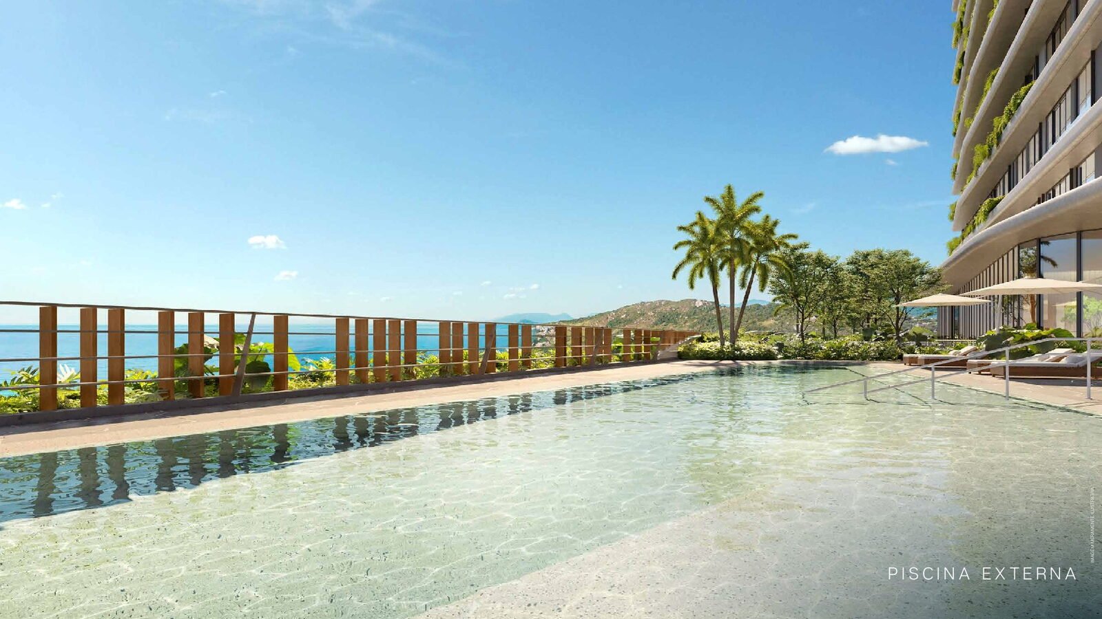 Piscina externa com vista para o mar